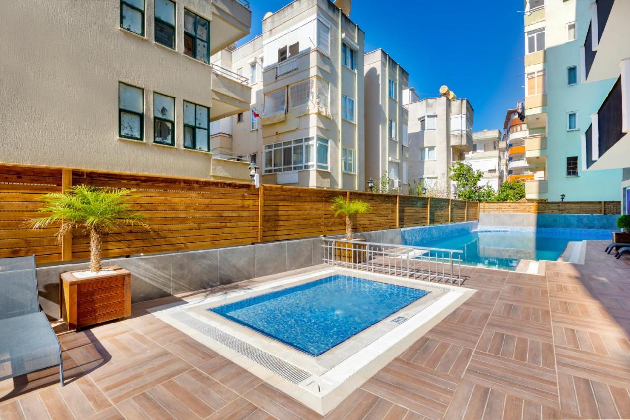 Royalisa City Apart Hotel Alanya Esterno foto