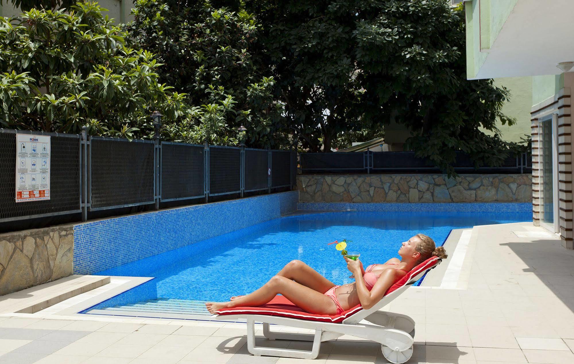 Royalisa City Apart Hotel Alanya Esterno foto